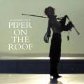 Elisabeth Vatn : Piper on the Roof